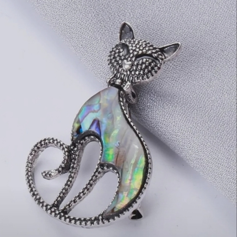 Kitten Brooch
